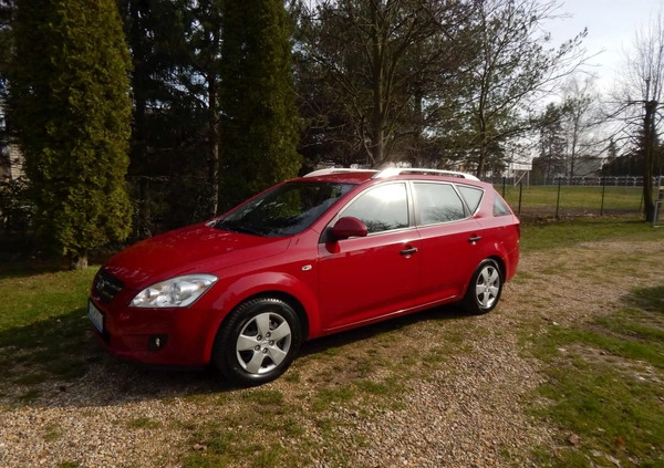 Kia Ceed cena 14999 przebieg: 118000, rok produkcji 2008 z Gniezno małe 352